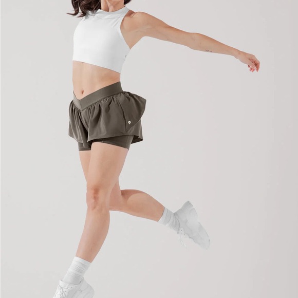 On the Run Ruffle Short - Picture 2 of 11